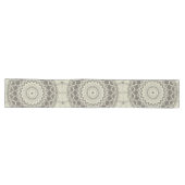 Design Beige und Taupe Mandala Großer Tischläufer (Horizontal)