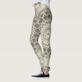 Design Beige und Taupe Mandala Leggings (Links)
