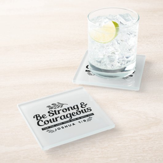 Design der Bibelverse JO 1:9 - stark und mutig sei Glasuntersetzer (Schrägansicht)