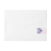 Design der blauen und pastellrosa Blumenmuster Rundum-Adressaufkleber (Rückseite)