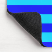 Design der hellblauen und dunkelblauen Streifen Mousepad (Ecke)