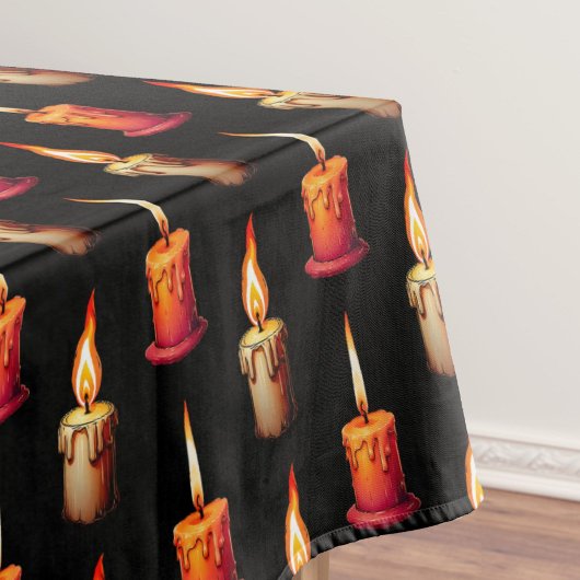 Design der Kerzen im schwarzen Hintergrund Tischdecke