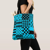 Design der Patchwork-Muster in Blau-Schwarz Tasche (Von Nahem)