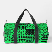 Design der Patchwork-Muster in grün schwarz Duffle Bag (Rückseite)