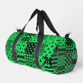 Design der Patchwork-Muster in grün schwarz Duffle Bag (Rechte Ecke)