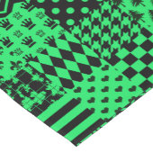 Design der Patchwork-Muster in grün schwarz Kurzer Tischläufer (Ecke)