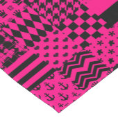 Design der Patchwork-Muster in rosa Schwarz Kurzer Tischläufer (Ecke)
