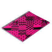 Design der Patchwork-Muster in rosa Schwarz Notizblock (Linke Seite)