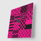 Design der Patchwork-Muster in rosa Schwarz Quadratische Wanduhr (Winkel)