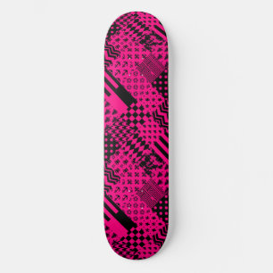Design der Patchwork-Muster in rosa Schwarz Skateboard