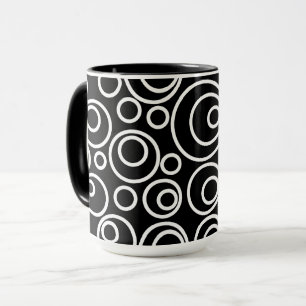 Design der weißen Kreise auf schwarz Tasse