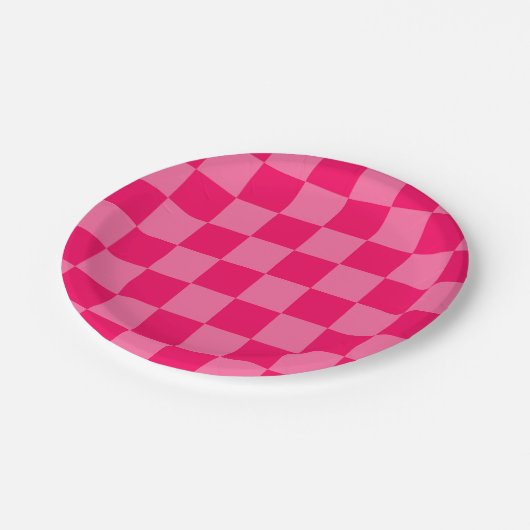 Design des hellen und Hot-Pink-Schachbretts Pappteller (Schrägansicht)