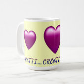 Design des Maroon-Herzens "Ratti_Creative_Arts" Kaffeetasse (Vorderseite Links)
