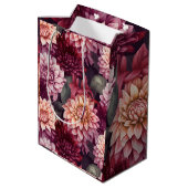 Design des Musters "Wasserfarbe Rosa Dahlia" Mittlere Geschenktüte (Rückseite Schrägansicht)