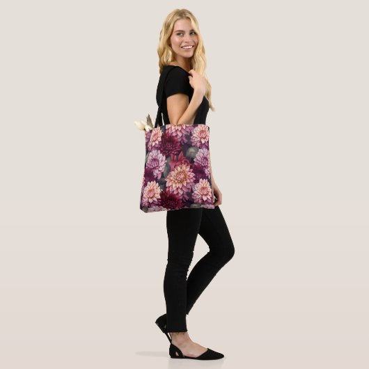 Design des Musters "Wasserfarbe Rosa Dahlia" Tasche (Am Model)