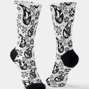 Design des weißen Blumenmusters Socken