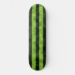 Design für grüne und schwarze Streifen Skateboard