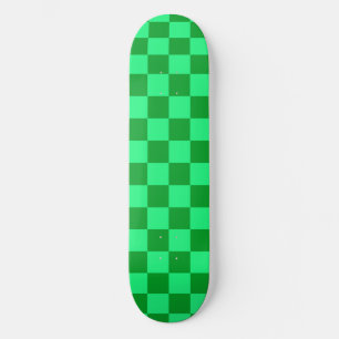 Design für helles und dunkelgrünes Schachbrett Skateboard