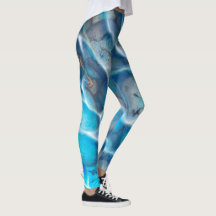 Design mit blauem transparentem Wasser