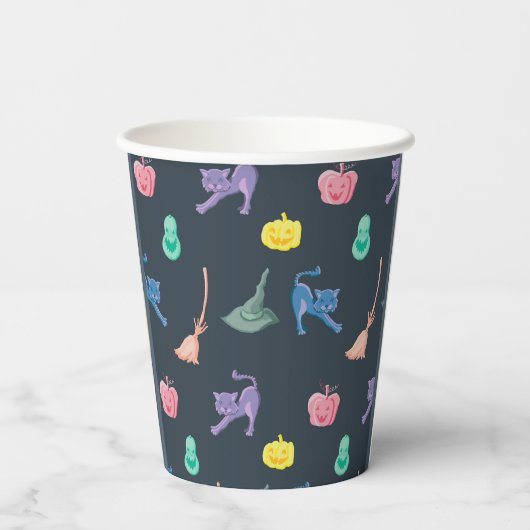 Design mit lustigen Halloween-Figuren Pappbecher (Rückseite)