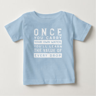 Design von Weisheit-Zitaten - Wert jedes einzelnen Baby T-shirt