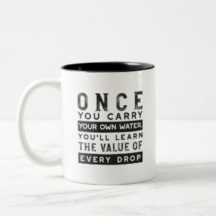 Design von Weisheit-Zitaten - Wert jedes einzelnen Zweifarbige Tasse