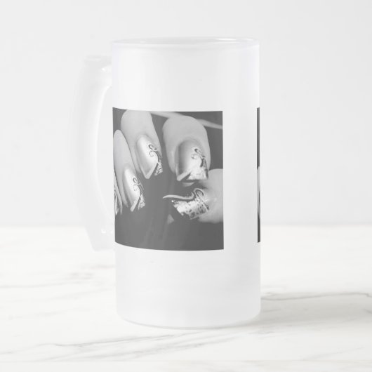 Designer Fingernails Mattglas Bierglas (Vorderseite Links)