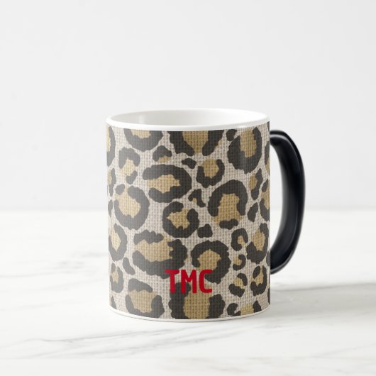 Designer Leopard Print Red Monogram Initials Fun Verwandlungstasse (VorderseiteRechts)
