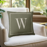 Designer Monogram Inital Moss Green & Ivory Kissen<br><div class="desc">Stilvolles modernes personalisiertes mit Monogramm,  modernes,  modernes,  moosgrünes,  dekoratives Kissen mit weißem Akzent. Tolle Geschenkidee! Einfach mit dem Design-Tool anpassen,  um es zu Ihrem eigenen machen! Kontaktieren Sie mich unter beachpausedesigns@gmail.com wenn Sie Hilfe benötigen oder Fragen zu diesem oder einem unserer Designs haben. Weitere Designoptionen und Farben sind verfügbar.</div>