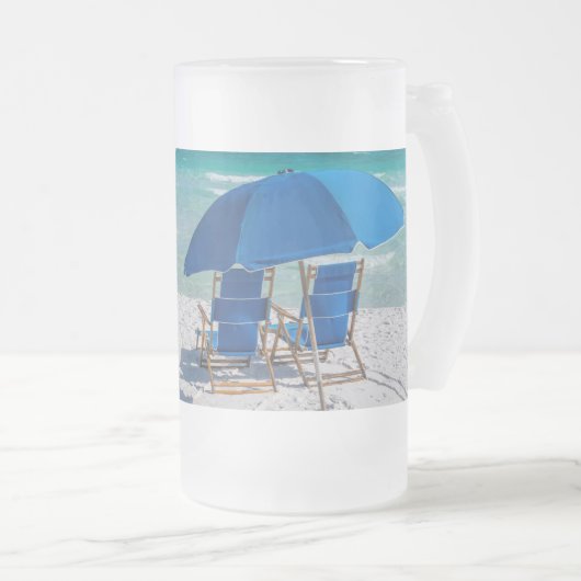 Destin Florida Stühle und Umbrella Mattierte Tasse (VorderseiteRechts)