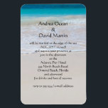 Destination Beach Wedding Custom Magnet Einladung<br><div class="desc">Ziel Strand Hochzeit benutzerdefinierte Magnet Einladungen sind 4x6 in einer vertikalen Ausrichtung. Das tropische Meer mit Wasser und Sand ist der Hintergrund für Ihre Hochzeitsinformationen. Einfach zu personalisieren in schwarz,  gedruckt Schriftart Stil. Die Namen von Braut und Groom sind in größeren Größen besonders auffallend.</div>