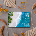 Destination Beach Wedding Foto Save The Date<br><div class="desc">Informieren Sie sich Save the Date über Ihre bevorstehenden Hochzeitsfeiern am Strand mit unserem Destination Beach Foto. Diese Karte eignet sich ideal für ein romantisches Fest am Meer und zeichnet sich durch ein atemberaubendes Stranddesign und einen eleganten Text auf der Vorderseite aus, der das Wesen Ihrer Hochzeit in Urlaubsort abbildet....</div>