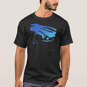 Detail Datsun 240Z - Blau auf dunklem Shirt
