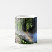 Detail: Vernal Fall Hiker und Regenbogen - Yosemit Kaffeetasse (Mittel)