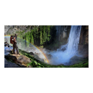 Detail: Vernal Fall Hiker und Regenbogen - Yosemit Poster
