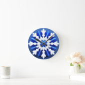 Detailliertes White Snowflake Design Runde Wanduhr (Zuhause)