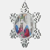 Detailportrait des keltischen Holly King Schneeflocken Zinn-Ornament (Rechts)