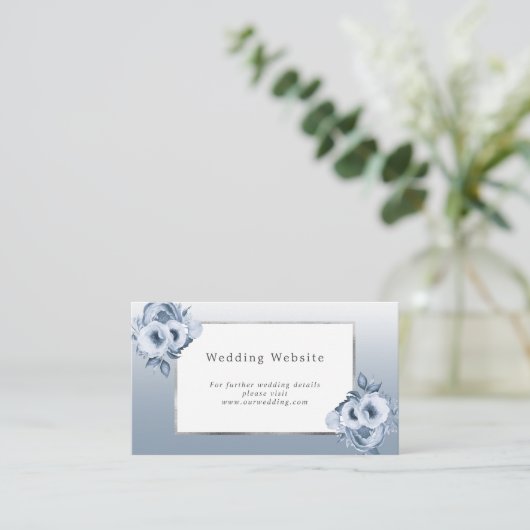 Details der Website Hochzeiten staubblaue Blumenbl Begleitkarte (Stehend Vorderseite)