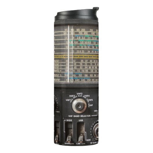 Details eines alten Funkempfängers Thermosbecher (Nach links gedreht)