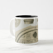 Details eines gestalteten Bogens und Spalten von Zweifarbige Tasse (Vorderseite Links)