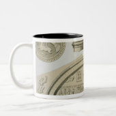 Details eines gestalteten Bogens und Spalten von Zweifarbige Tasse (Links)