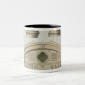 Details eines gestalteten Bogens und Spalten von Zweifarbige Tasse (Mittel)