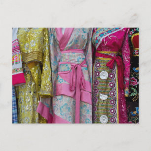 Details und Muster einiger Kleider Postkarte