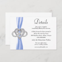 Details zum Hochzeitsszenario mit Blauer Schleife