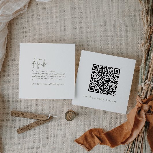 Details zum modernen Chic Green und White QR Code Begleitkarte