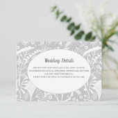 Details zur botanischen Silber-Graumuster-Hochzeit Begleitkarte (Stehend Vorderseite)