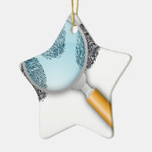 Detektiv-Anhaltspunkt-Entdeckungs-Finger nimmt von Keramik Ornament (Links)