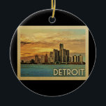 Detroit Michigan Keramik Ornament<br><div class="desc">Im Vintage Travel Stil erwartet Sie das Hotel mit einem wunderschönen Sonnenuntergang.</div>