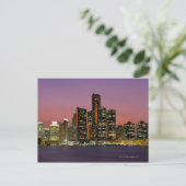 Detroit, Michigan Skyline bei Nacht Postkarte (Stehend Vorderseite)
