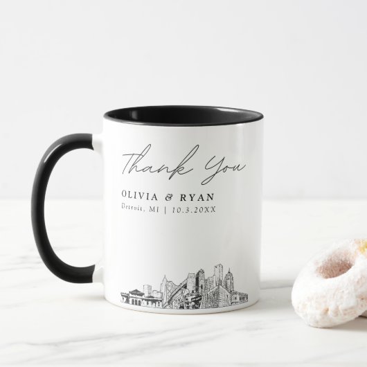 Detroit Skyline Sketch Simple Custom Wedding Tasse (Mit Donut)